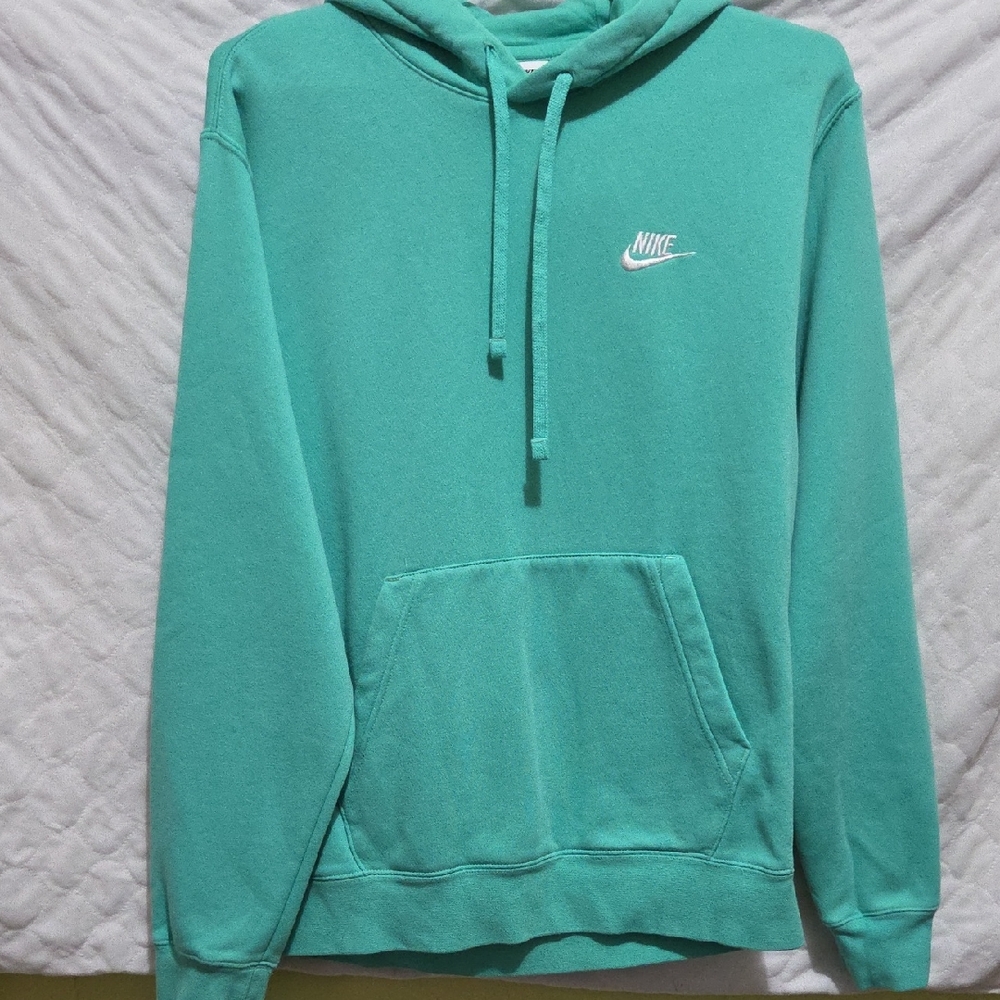Nike Men's Green Hoodie
